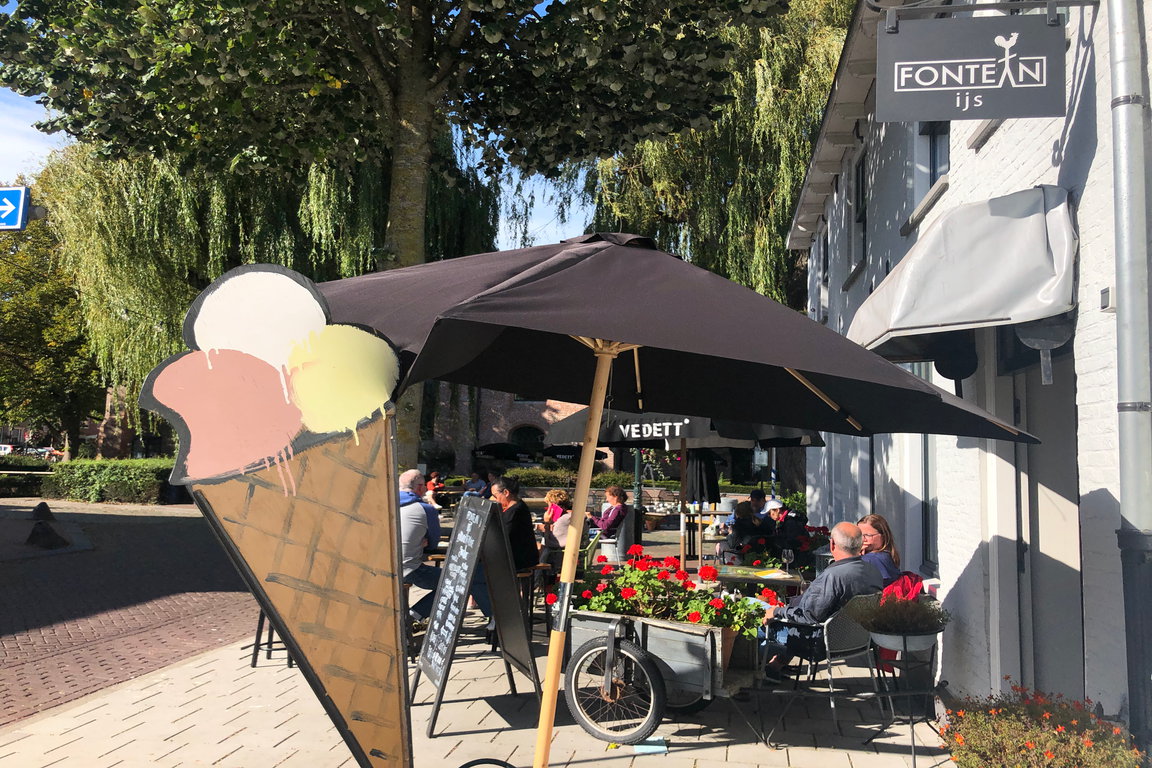 Groede: Eissalon und Cafe Fonteyn