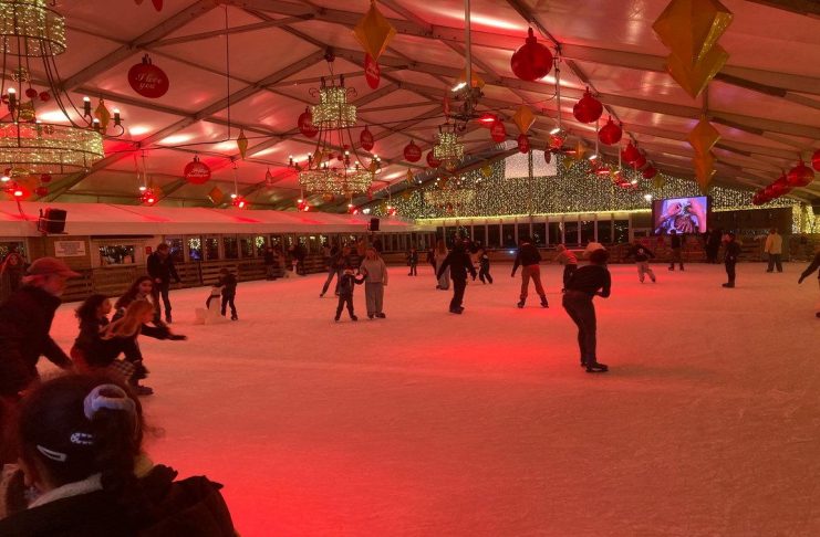 Knokke-Heist: Schlittschuhbahn im Advent