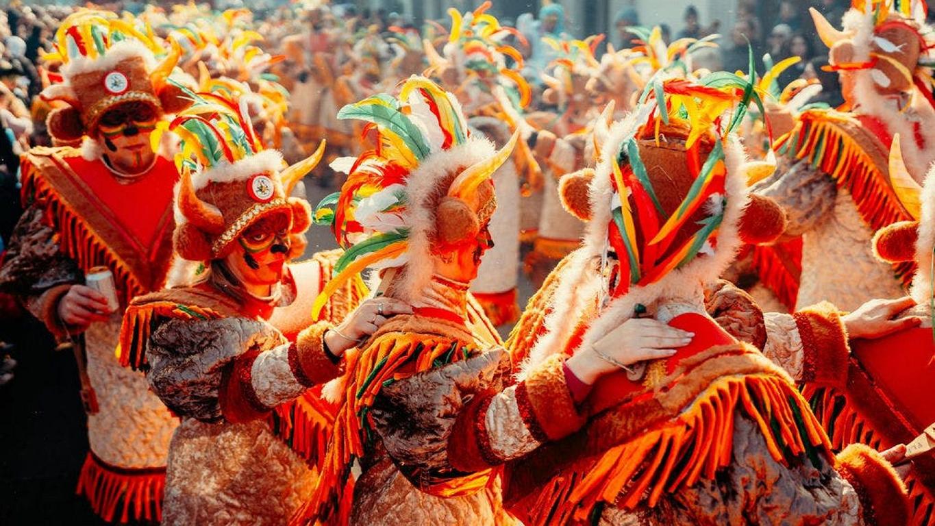 Karneval in Knokke-Heist: Maskierte Jecken