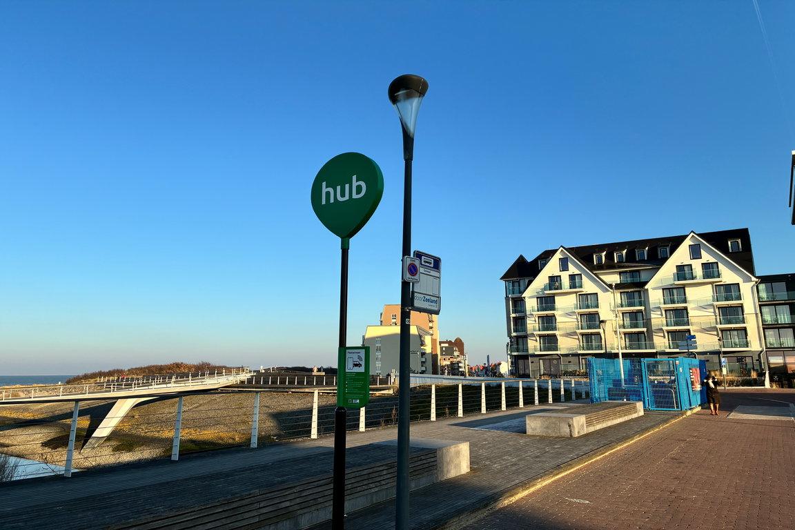 Hub-Haltestelle für Flex-Bus in Cadzand-Bad