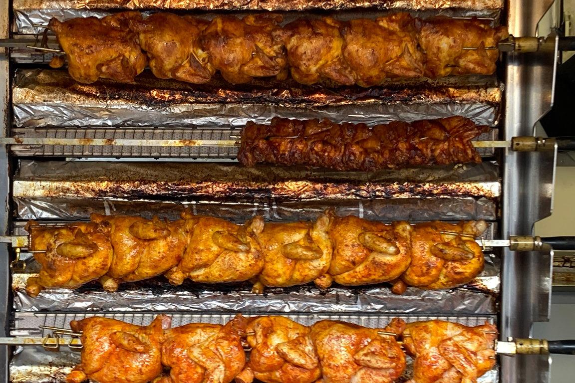 Cadzand-Bad: "Duinplein" - Sommermarkt mit Hähnchenbraterei