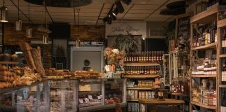 Cadzand-Bad: Traiteur "Delica Licious" am Duinplein