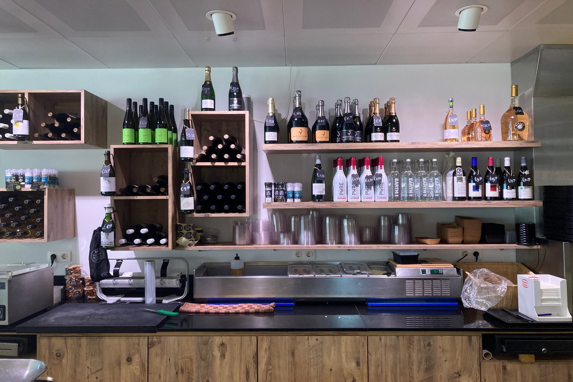 Cadzand-Bad: Fisch- und Weingeschäft Quaars am Duinplein