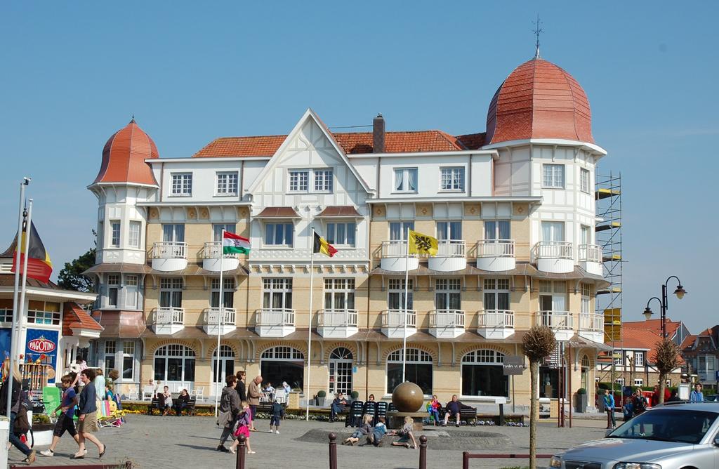 Hotel "Grand Belle Vue" in De Haan