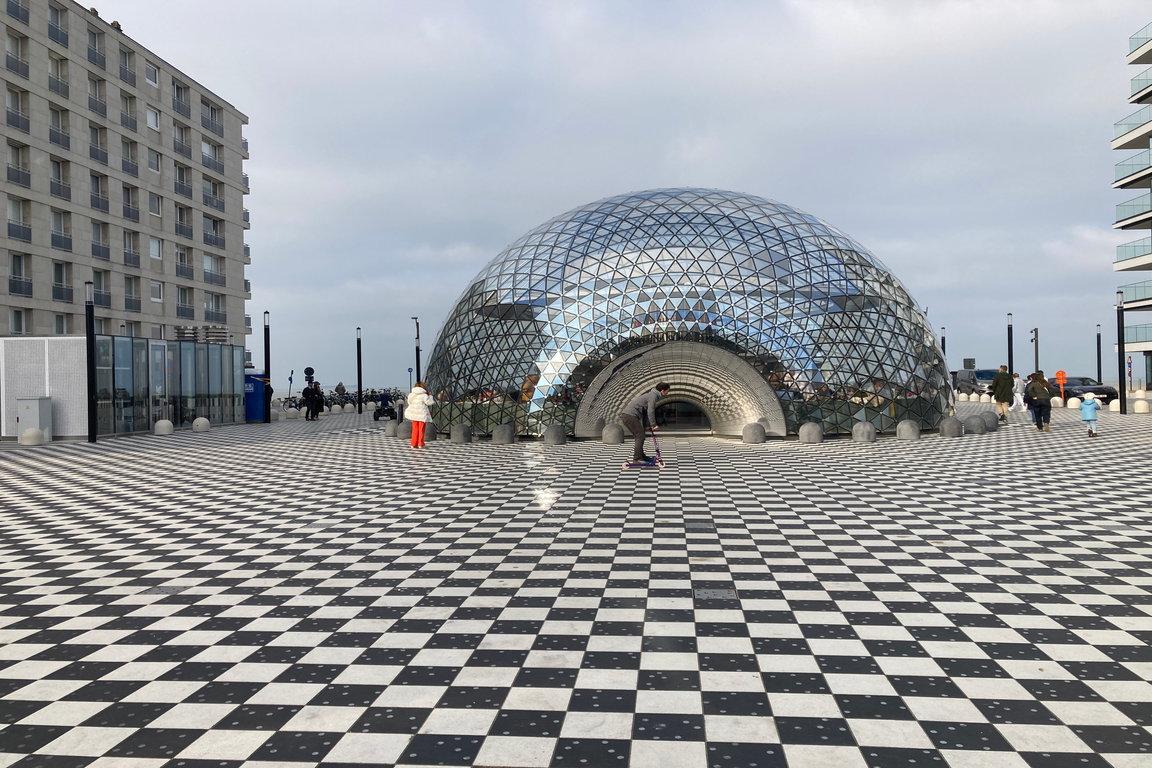 Knokke-Heist: The Sphere auf dem Albertplein