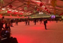 Schlittschuhlaufen in Knokke-Heist Knokke-Heist: Schlittschuhbahn im Advent