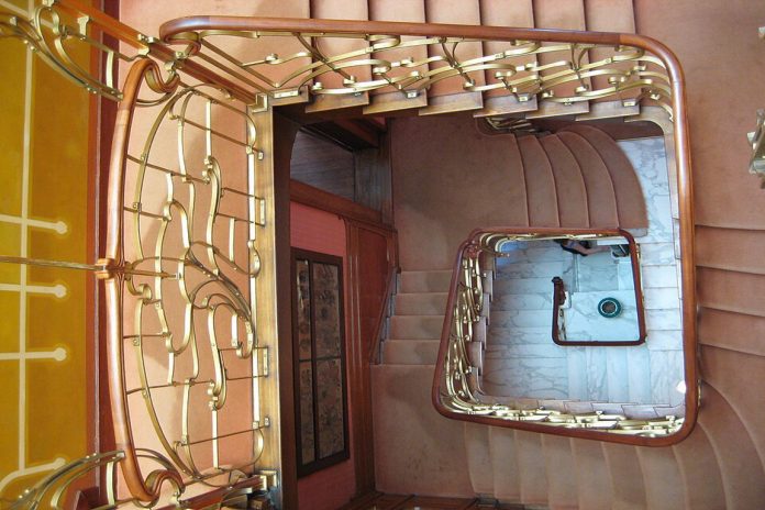 Horta_Museum_Wikipedia_Treppe Ausstellung „Jugendstil versus Art déco?“ in Brüssel